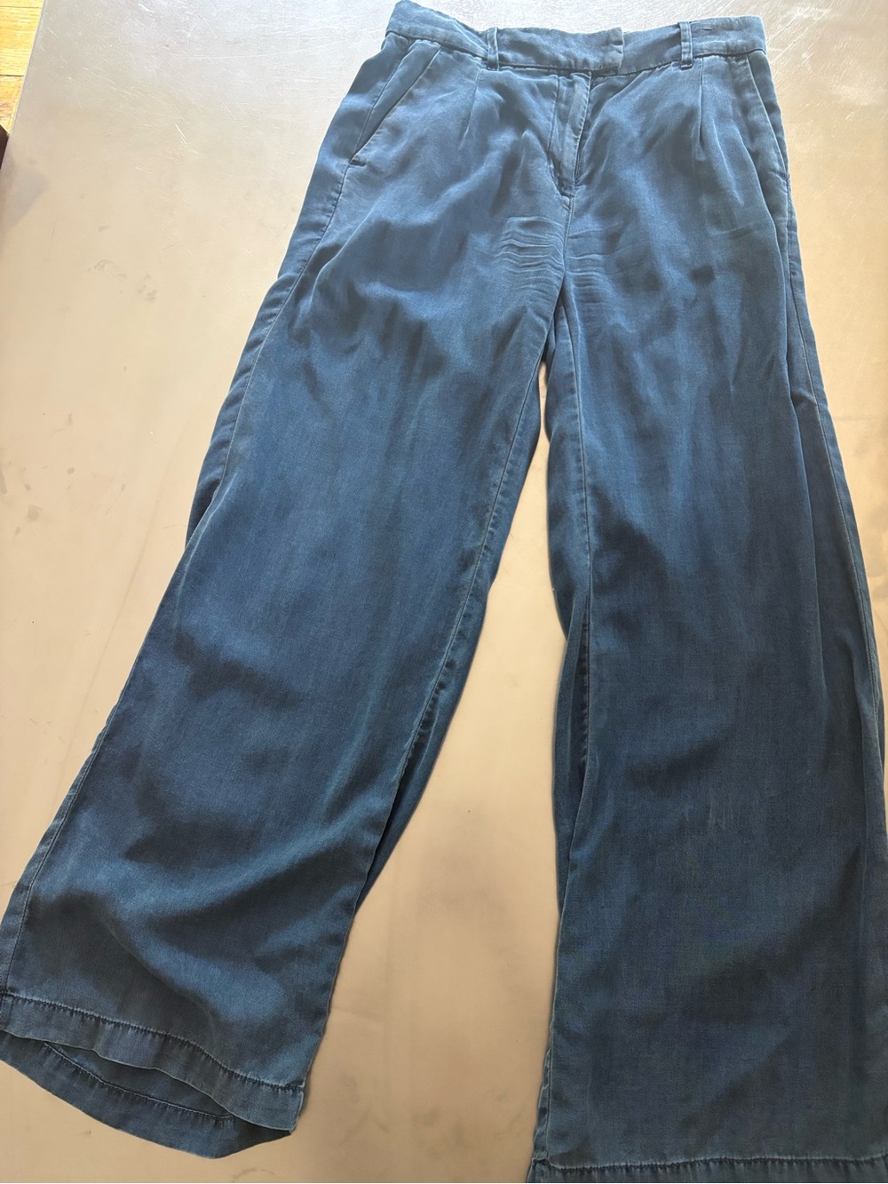 American Eagle Outfitters Dreamy Drape Poppy Trouser navy blue size 2 regular
